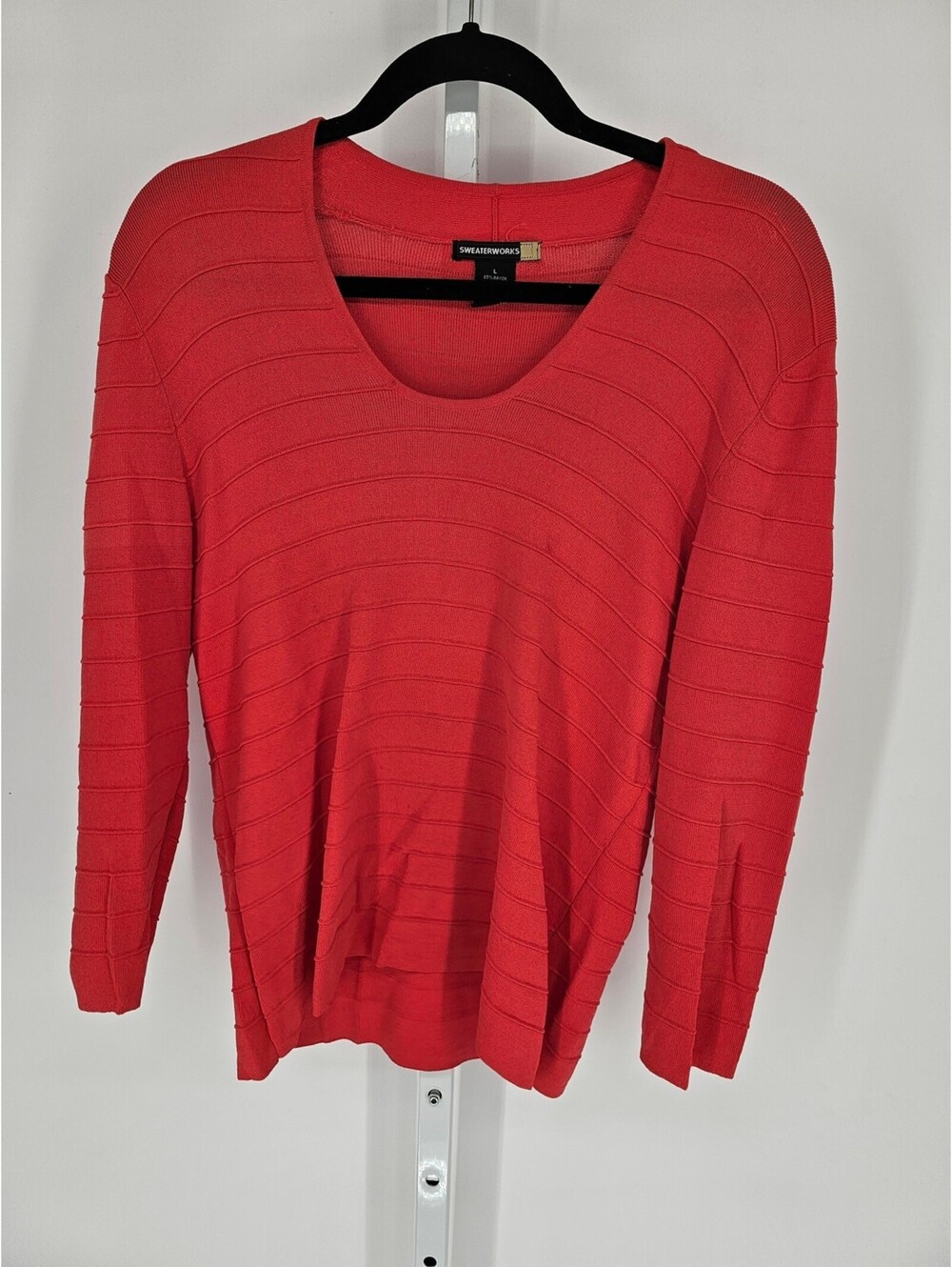 Sweaterworks Women's Red Long Sleeve V-neck Rayon Knit Casual Sweater Size L